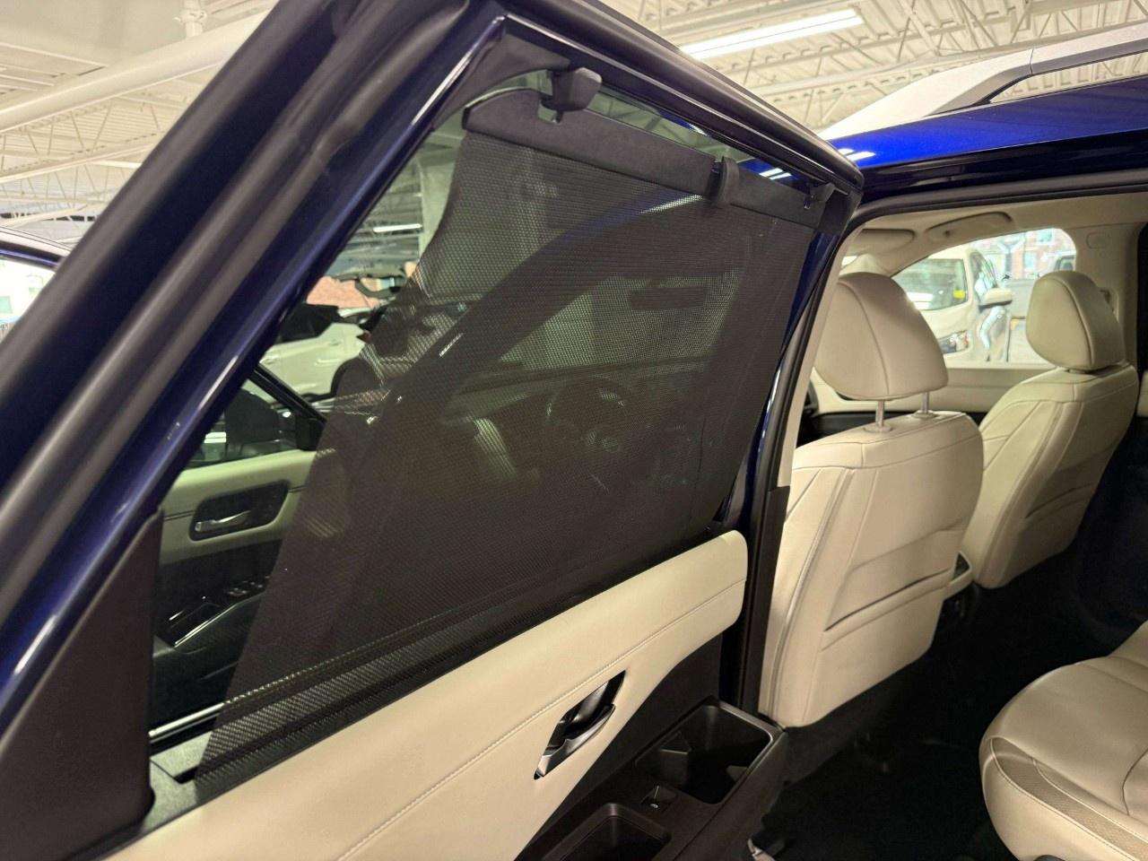 2023 Nissan Pathfinder SL 4WD Photo