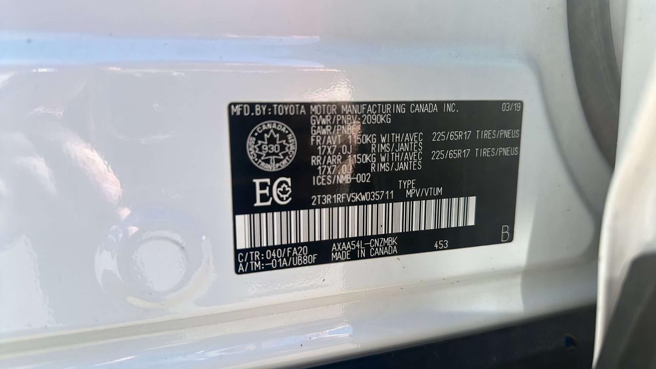 2019 Toyota RAV4 XLE Photo