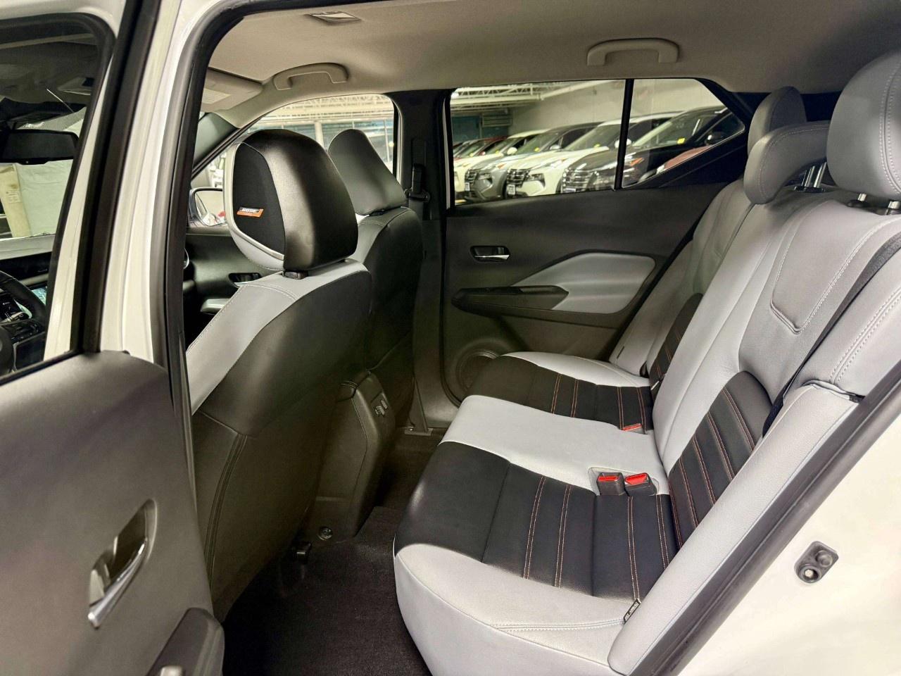 2021 Nissan Kicks SR FWD Photo