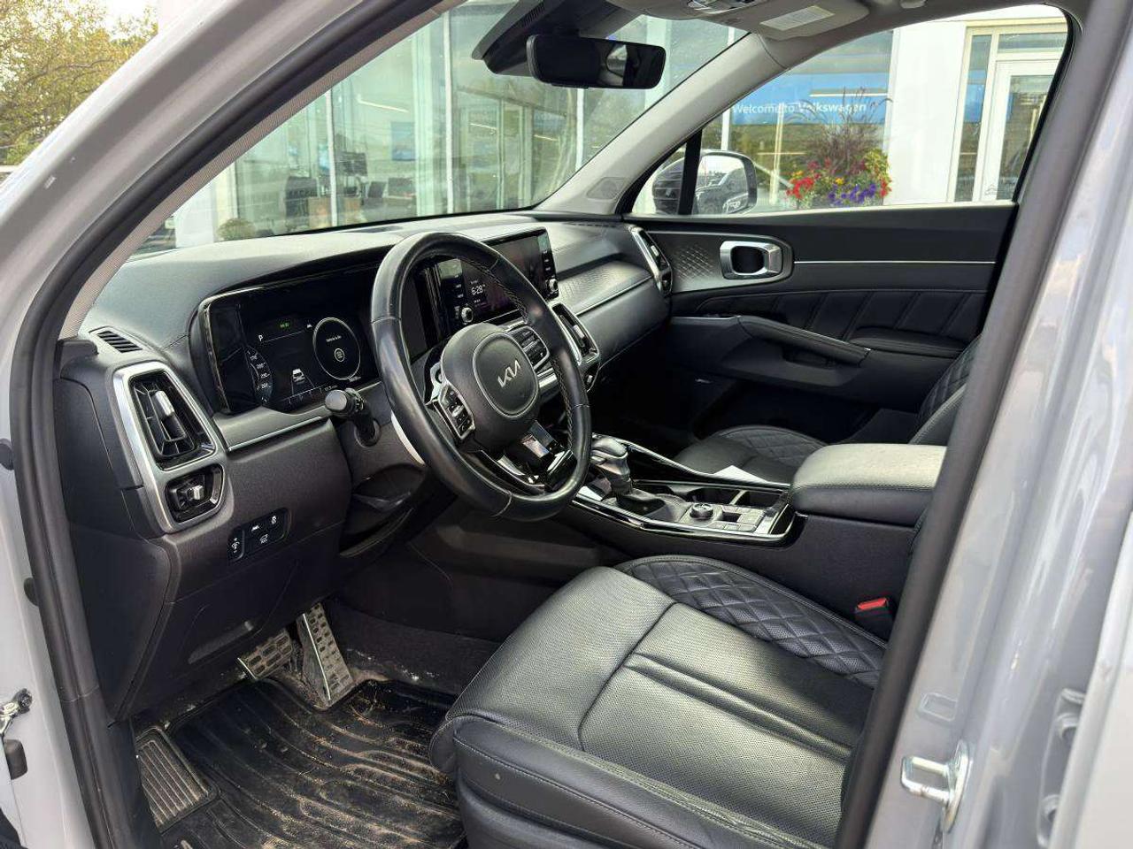 2023 Kia Sorento ONE OWNER, ACCIDENT-FREE, SUNROOF, NEW TIRES Photo
