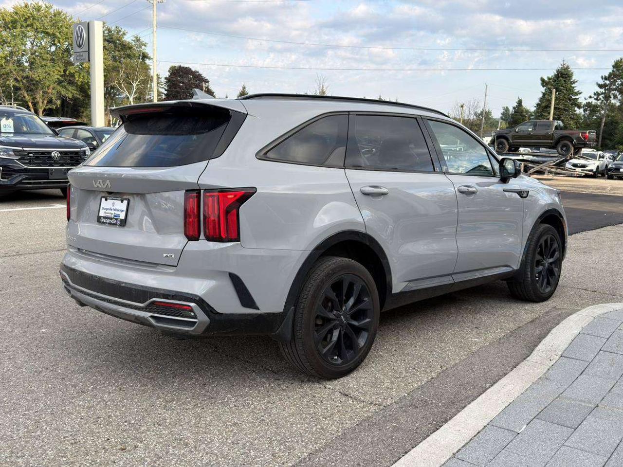 2023 Kia Sorento ONE OWNER, ACCIDENT-FREE, SUNROOF, NEW TIRES Photo2