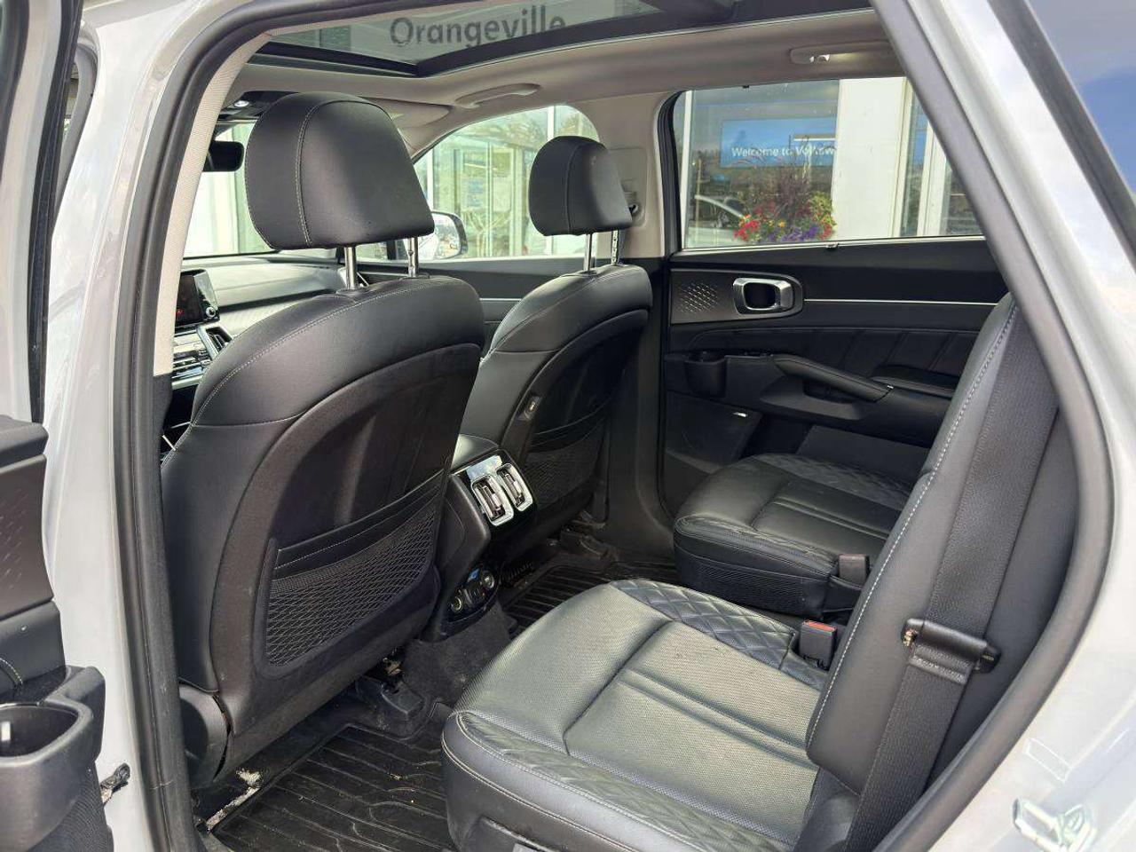 2023 Kia Sorento ONE OWNER, ACCIDENT-FREE, SUNROOF, NEW TIRES Photo