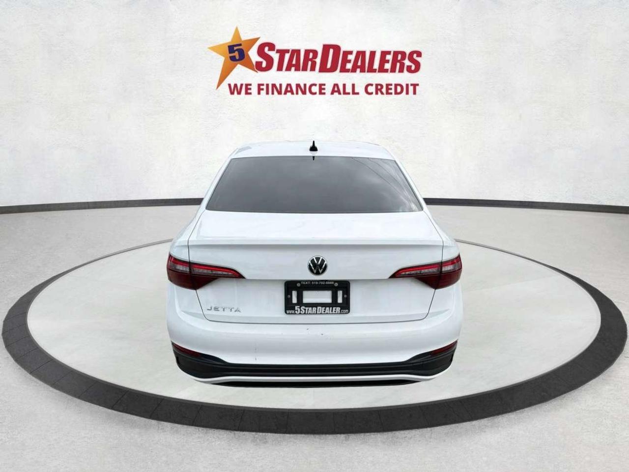 2024 Volkswagen Jetta Comfortline LEATHER SEATS WE FINANCE ALL CREDIT! Photo