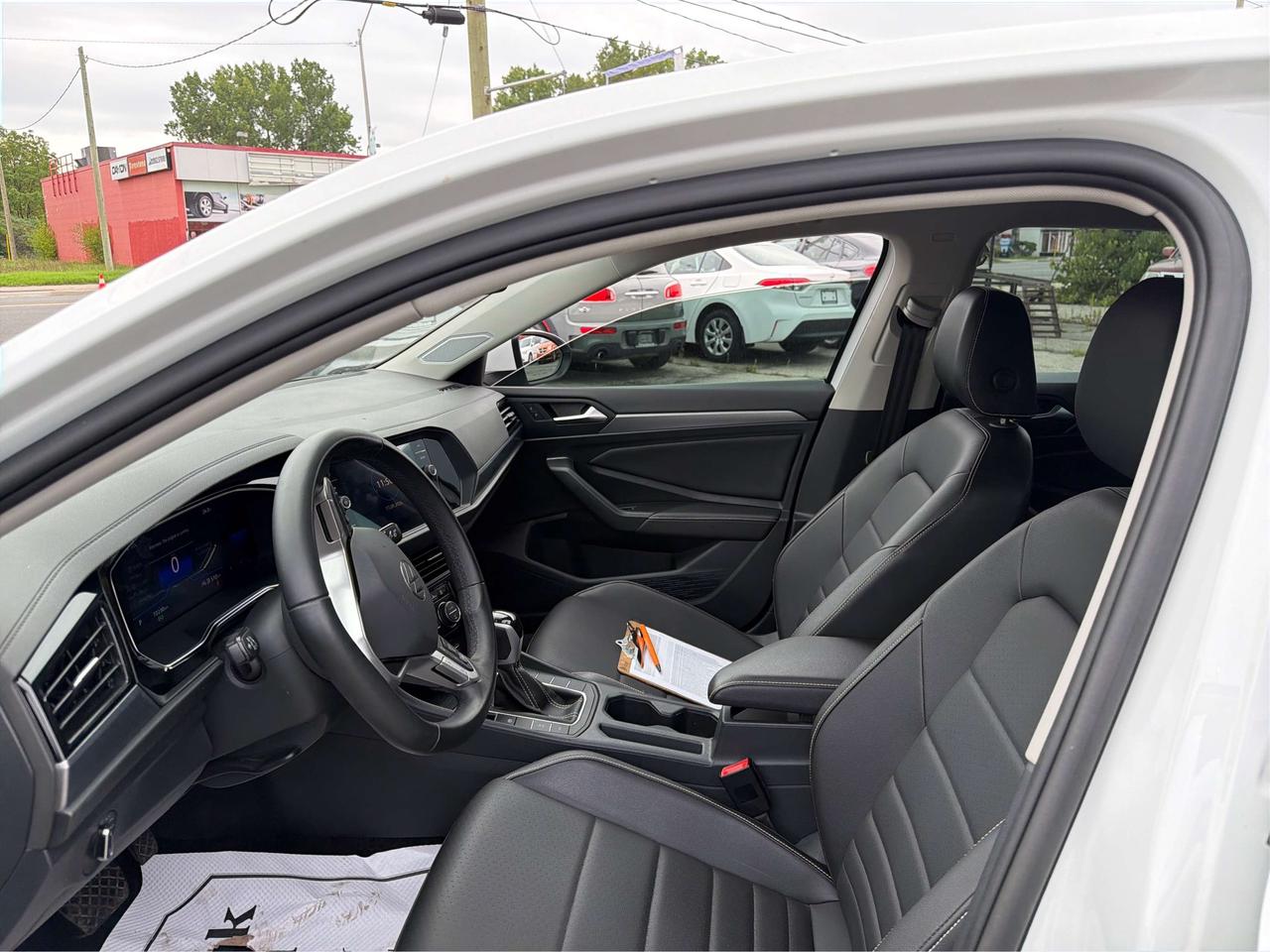 2024 Volkswagen Jetta Comfortline LEATHER SEATS WE FINANCE ALL CREDIT! Photo