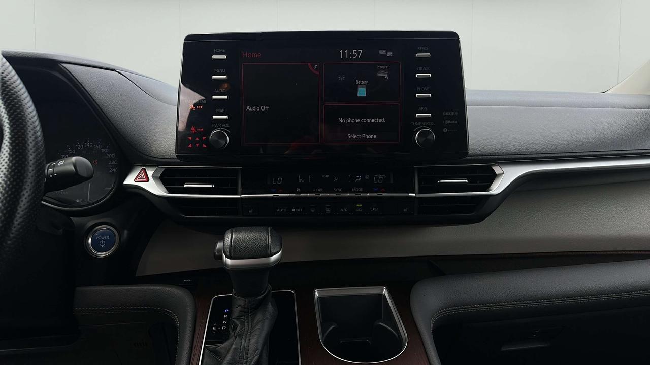 2021 Toyota Sienna XLE Photo