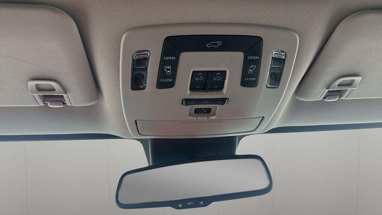 2021 Toyota Sienna XLE Photo