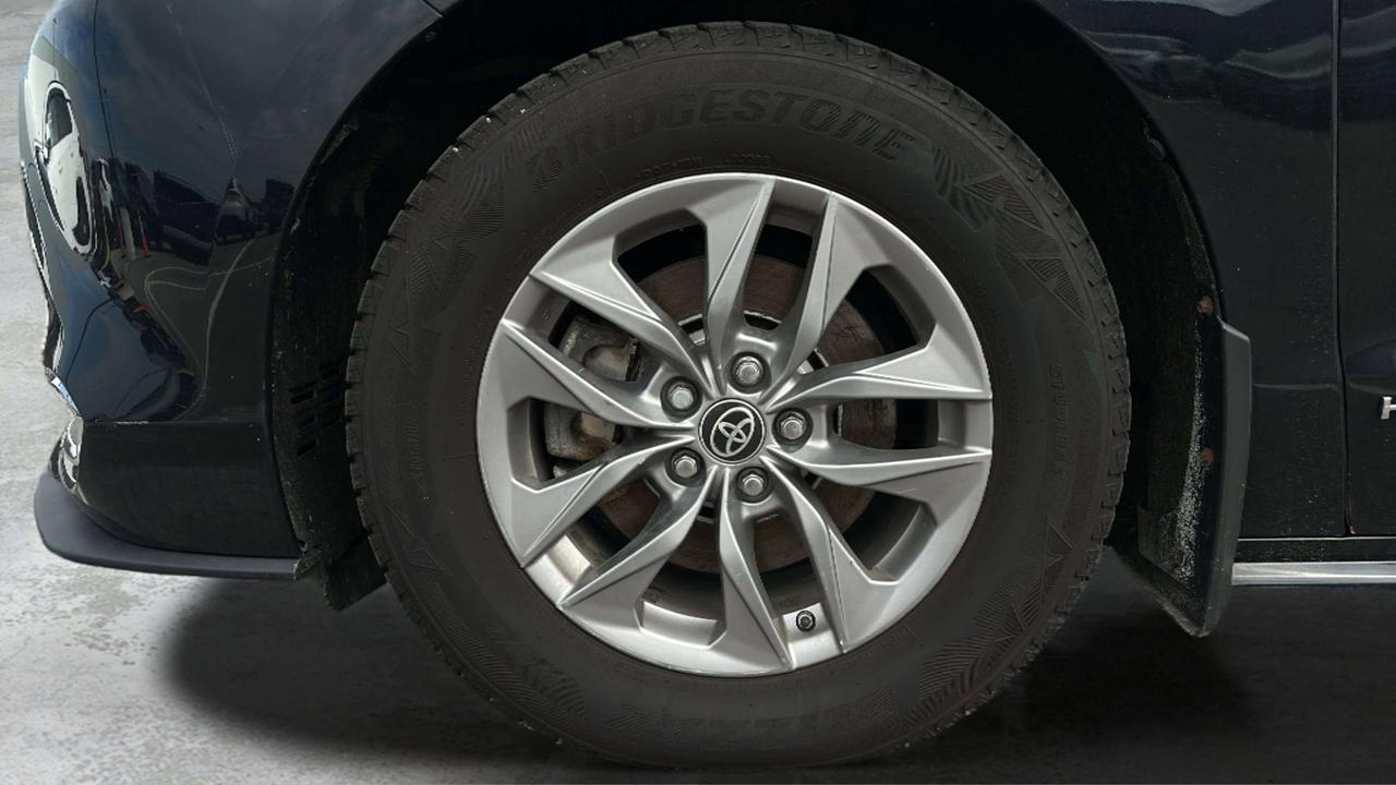 2021 Toyota Sienna XLE Photo