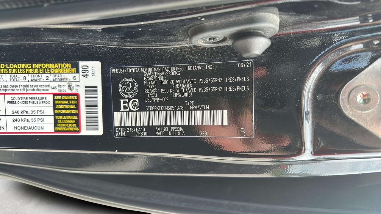 2021 Toyota Sienna XLE Photo