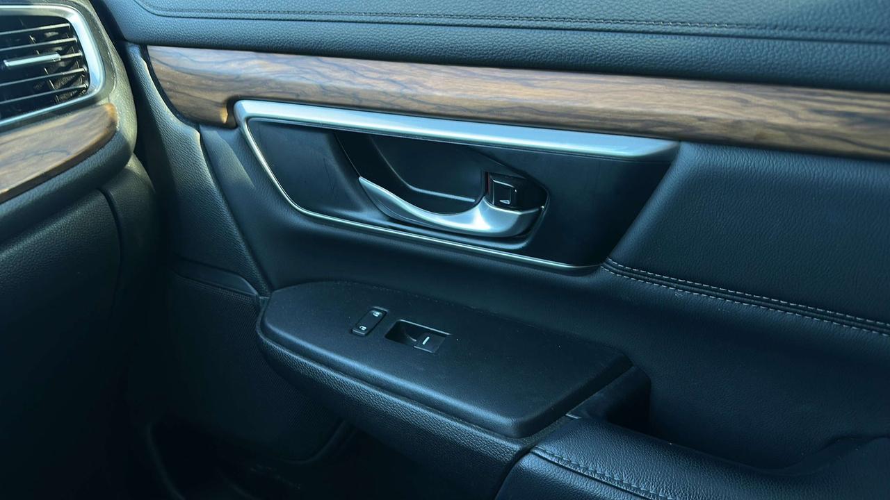 2022 Honda CR-V Touring Photo