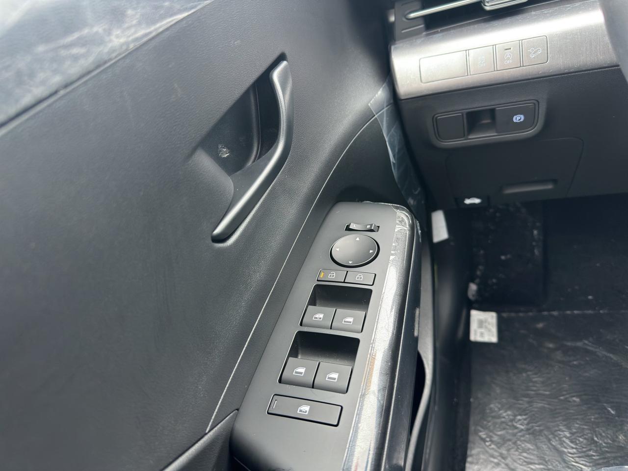 2027 Hyundai KONA Essential Photo