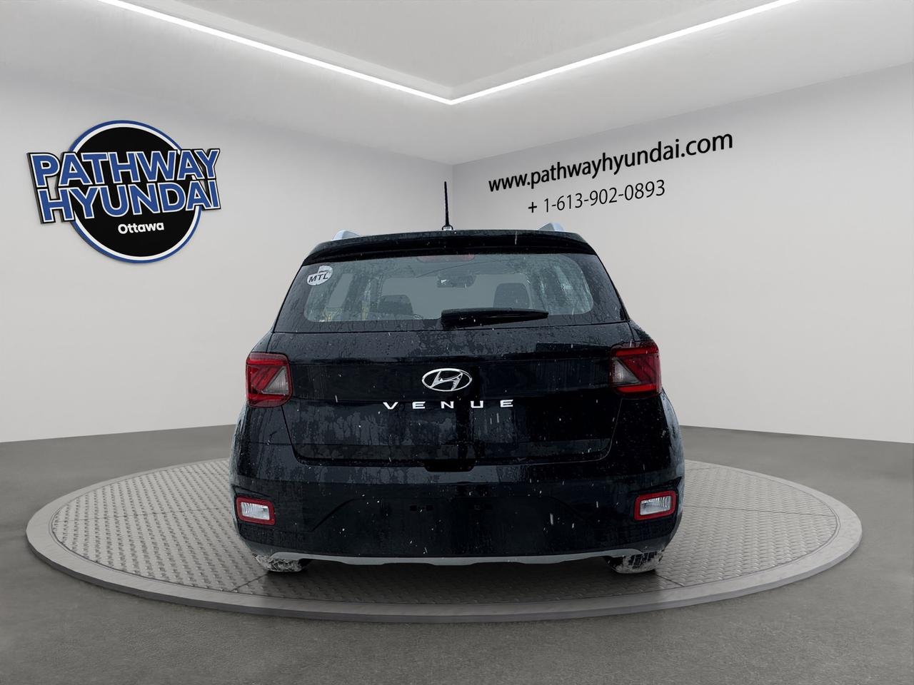 2026 Hyundai Venue PREFERRED Photo4