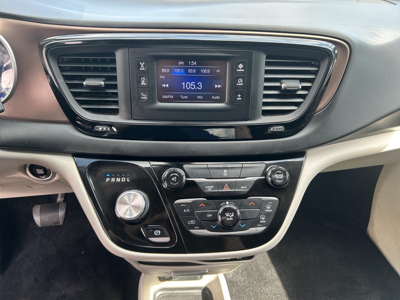 2017 Chrysler Pacifica LX | Keyless Entry & Start | Traction & Stability Control Photo
