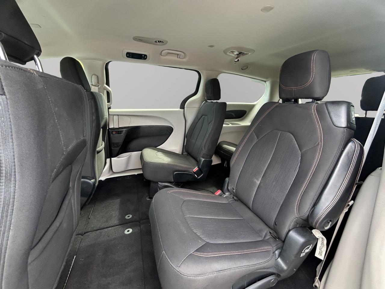 2017 Chrysler Pacifica LX | Keyless Entry & Start | Traction & Stability Control Photo