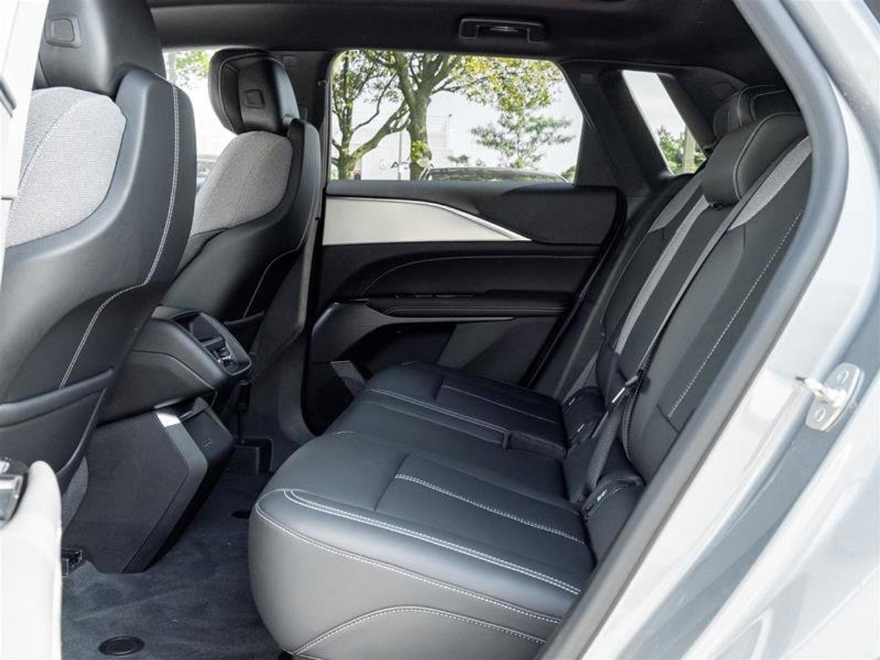 2024 Cadillac LYRIQ 4dr Tech w/1SA Photo