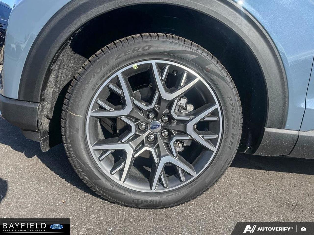 2027 Ford Explorer Platinum Photo