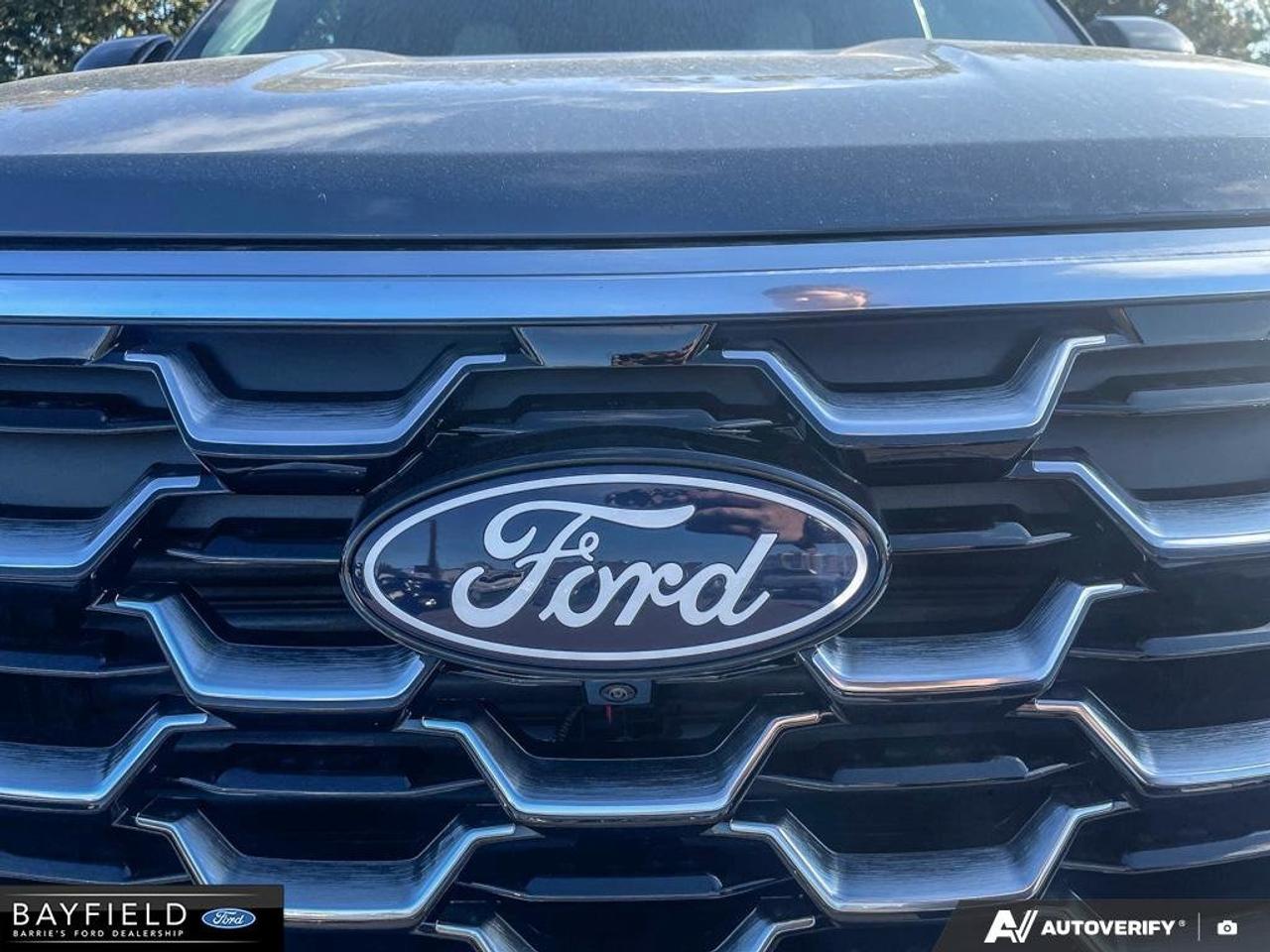 2027 Ford Explorer Platinum Photo
