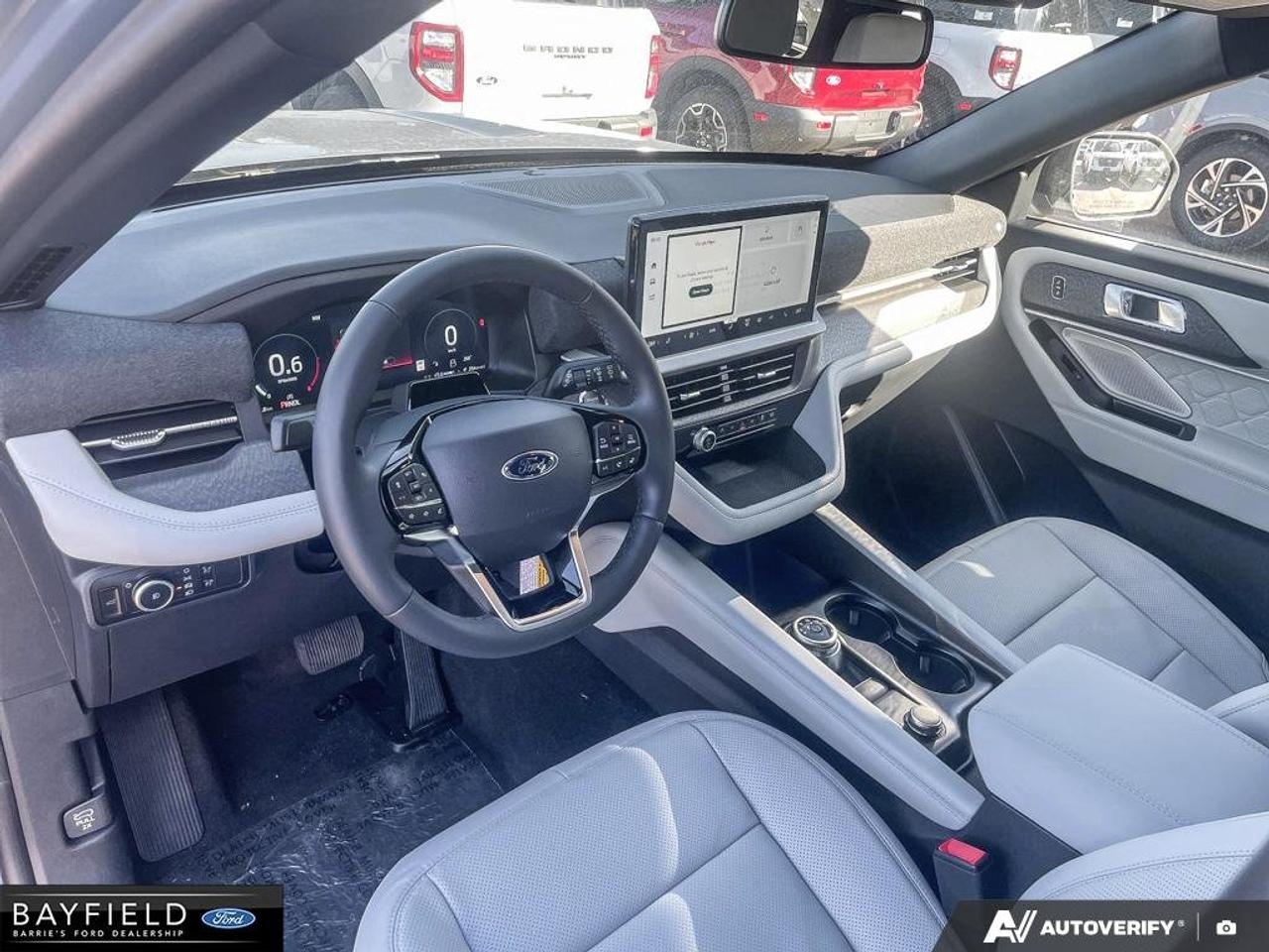 2027 Ford Explorer Platinum Photo