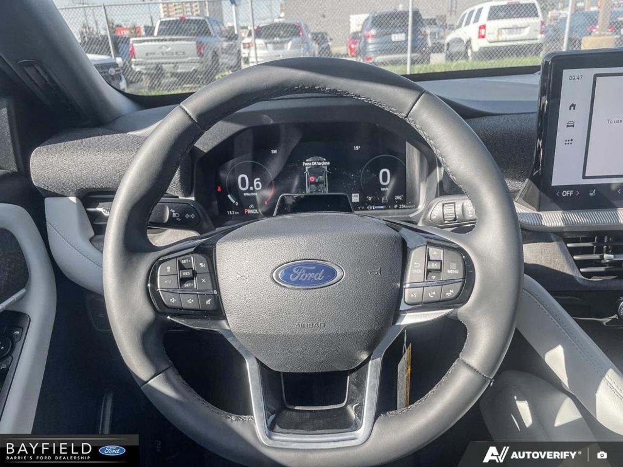 2027 Ford Explorer Platinum Photo