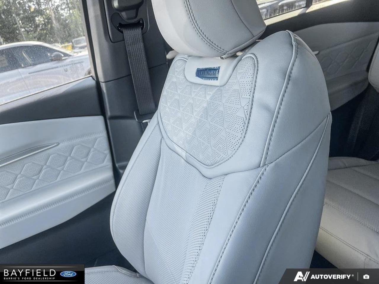 2027 Ford Explorer Platinum Photo