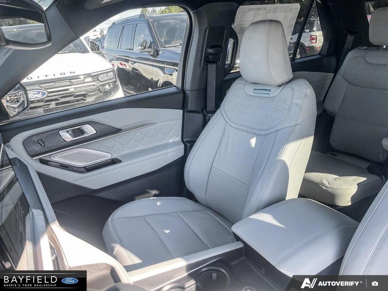 2027 Ford Explorer Platinum Photo