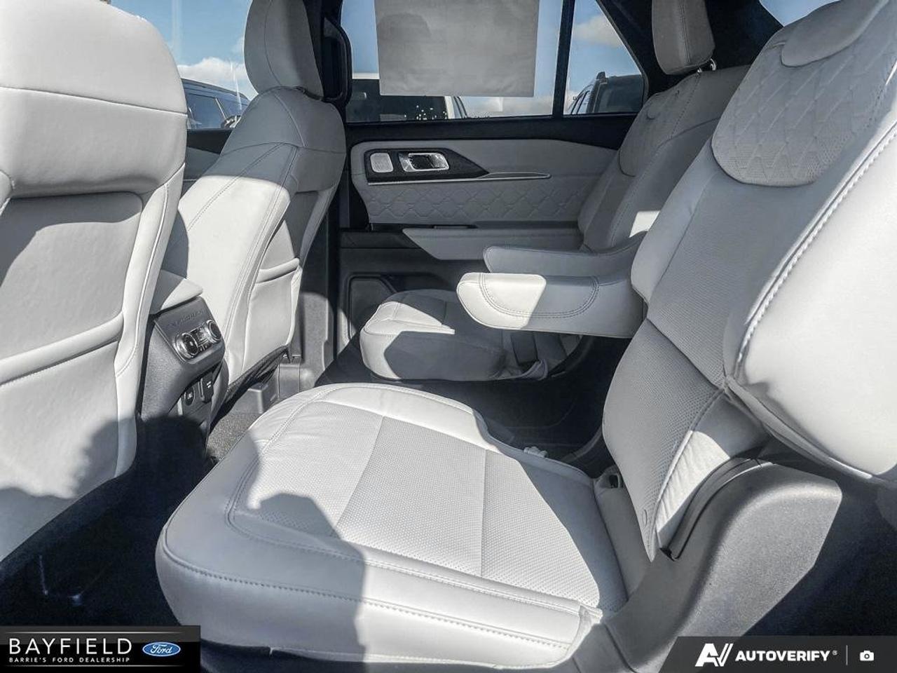 2027 Ford Explorer Platinum Photo