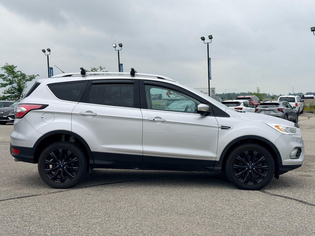 2017 Ford Escape Titanium 4WD Photo3