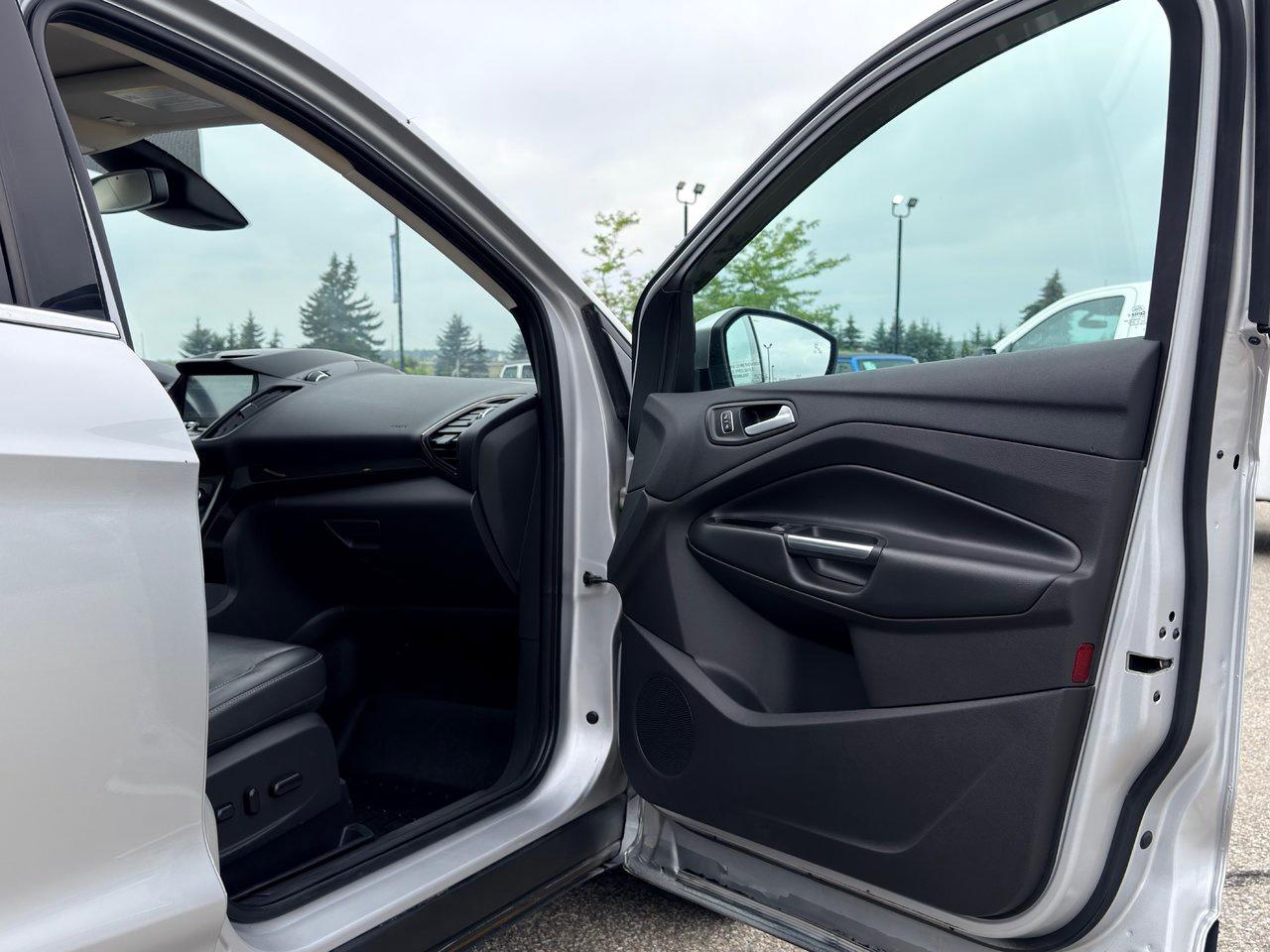 2017 Ford Escape Titanium 4WD Photo