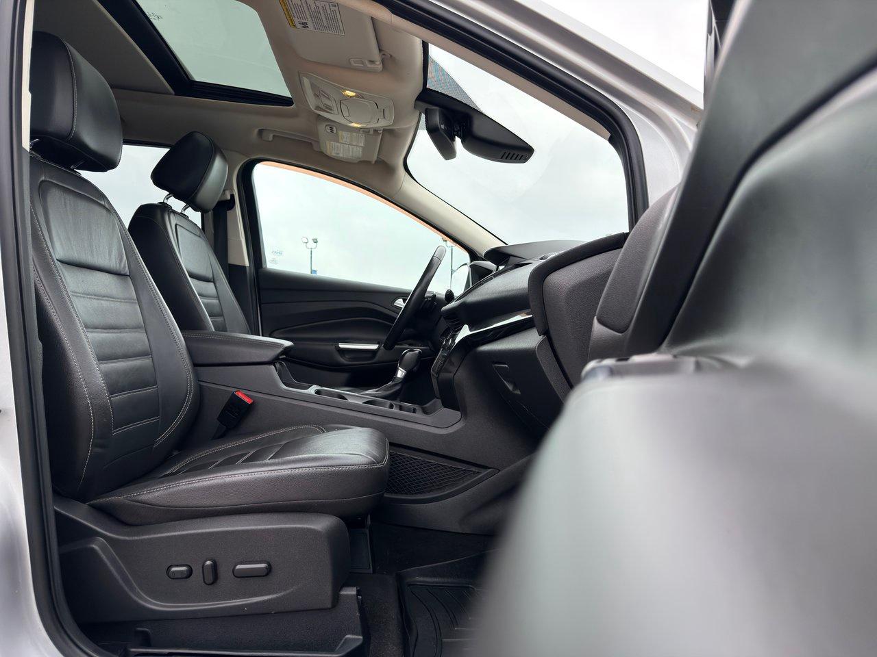 2017 Ford Escape Titanium 4WD Photo