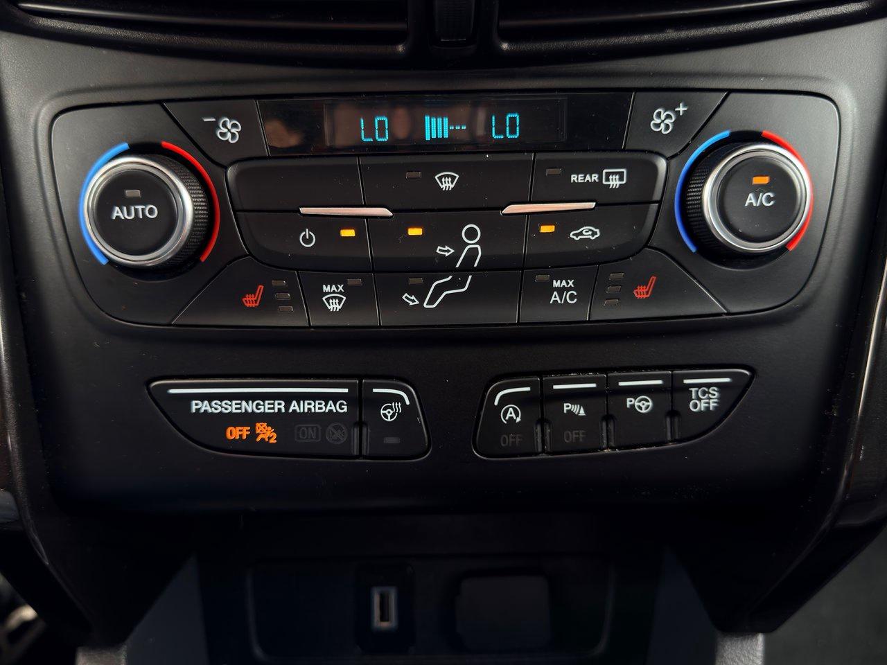 2017 Ford Escape Titanium 4WD Photo