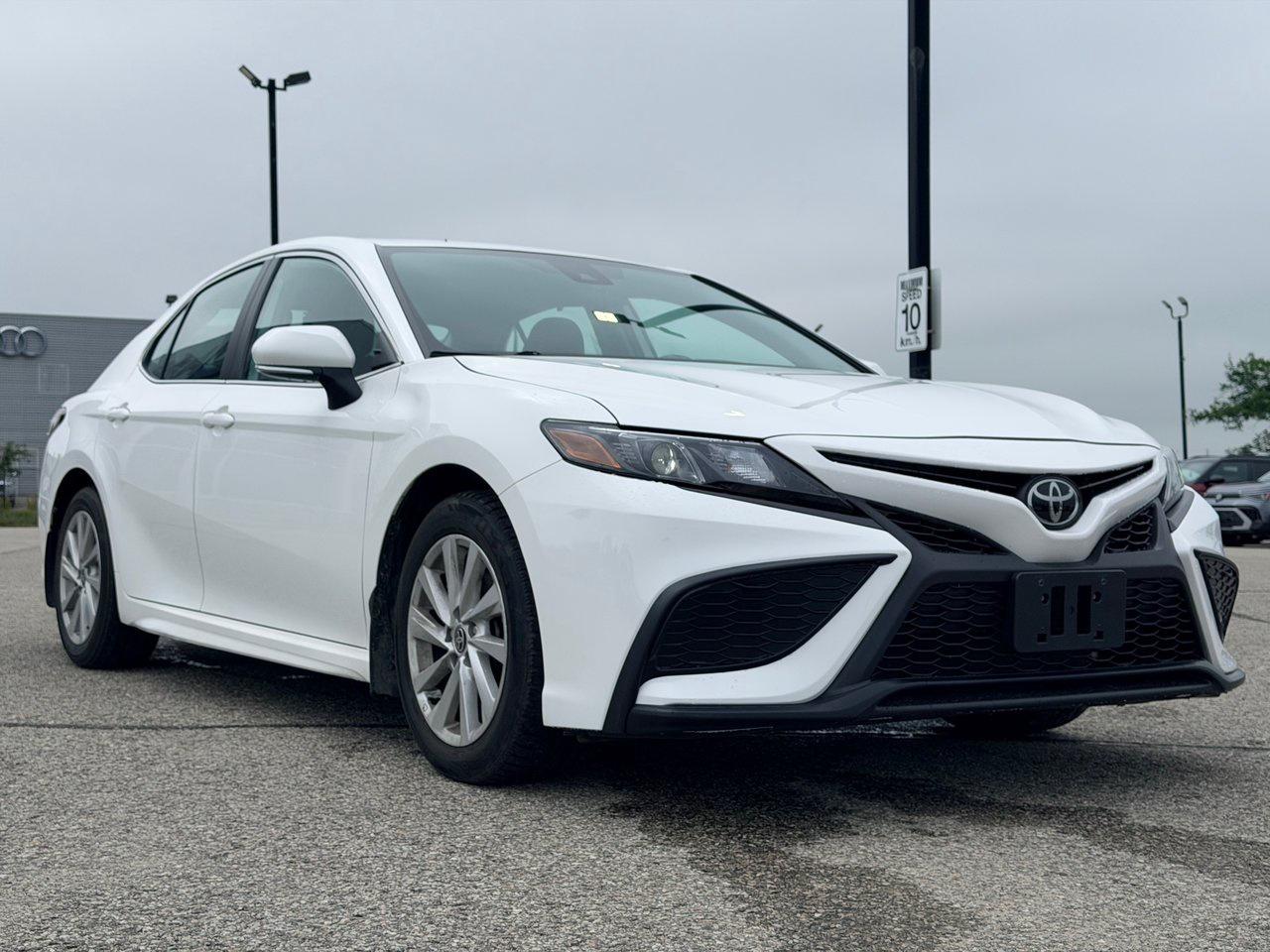 2023 Toyota Camry SE Photo