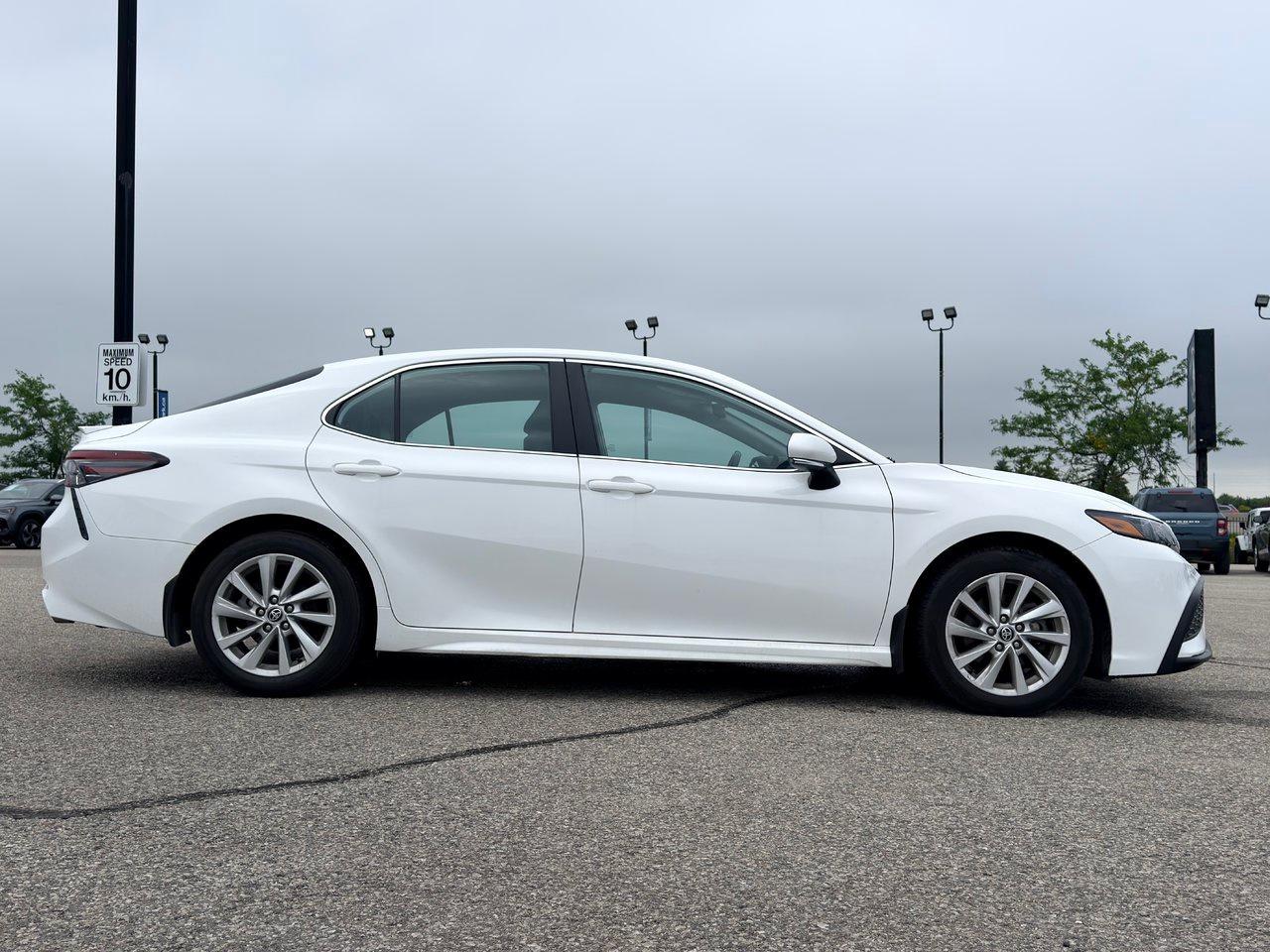 2023 Toyota Camry SE Photo