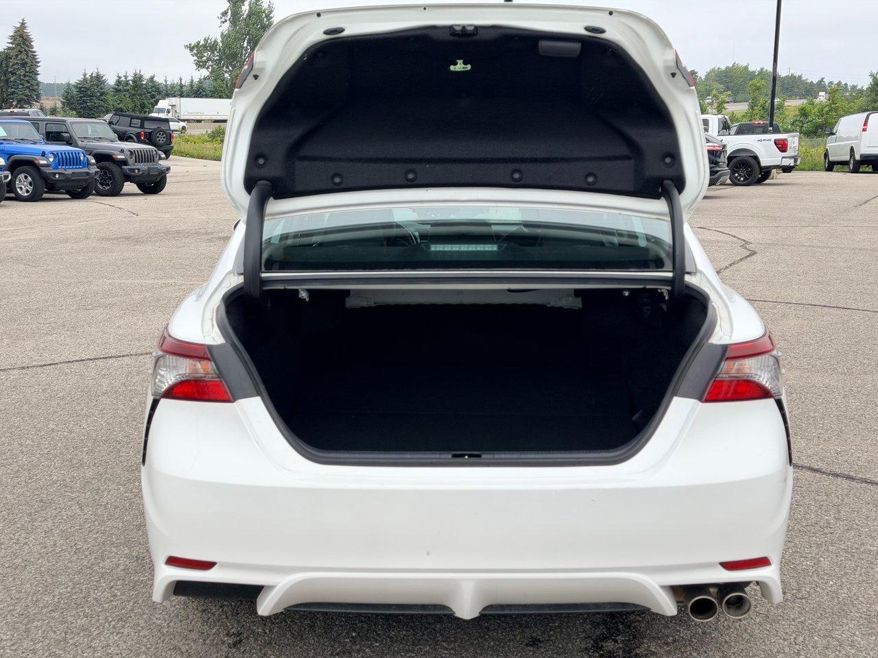2023 Toyota Camry SE Photo