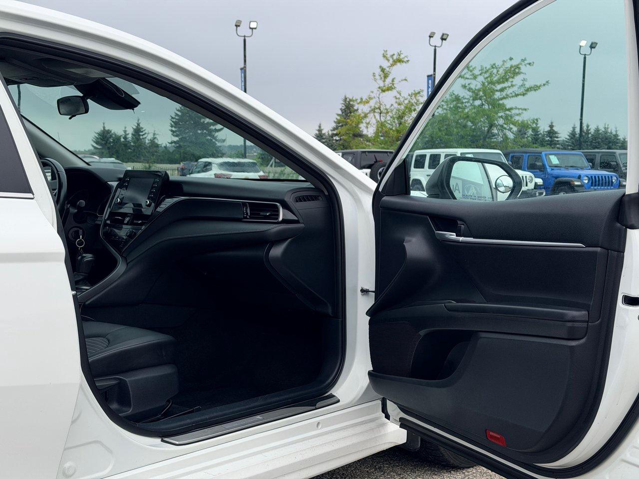 2023 Toyota Camry SE Photo
