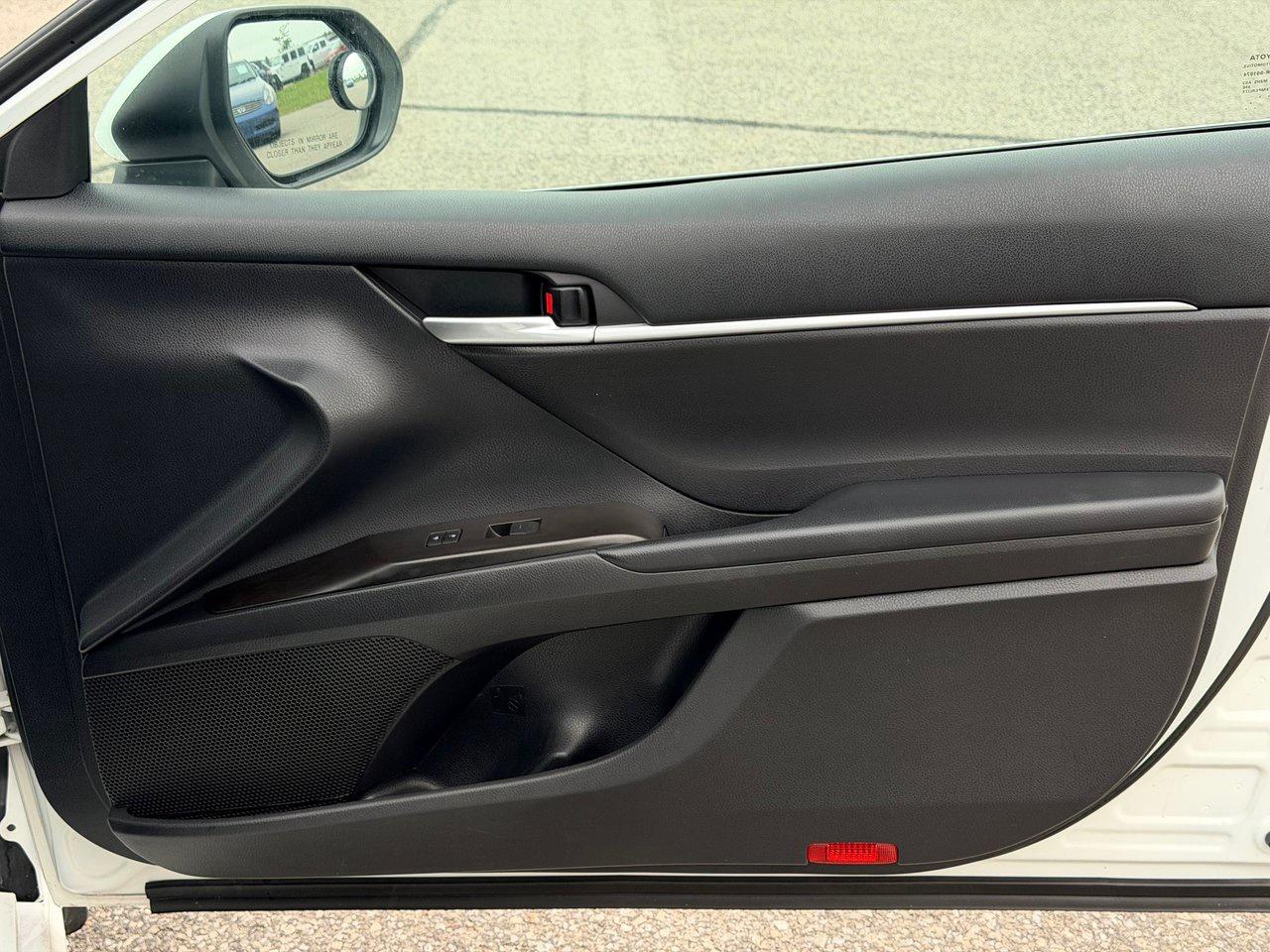 2023 Toyota Camry SE Photo