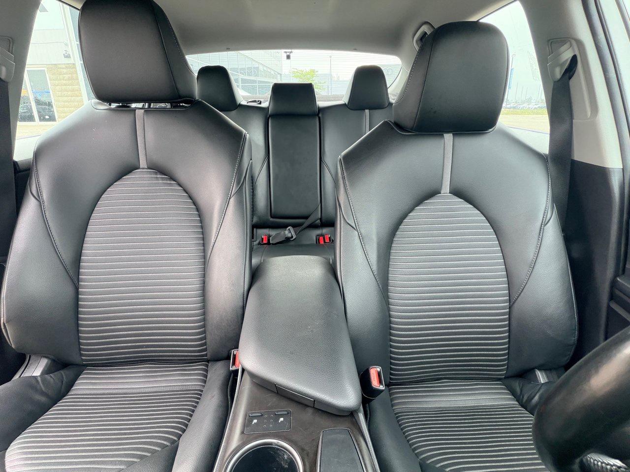 2023 Toyota Camry SE Photo