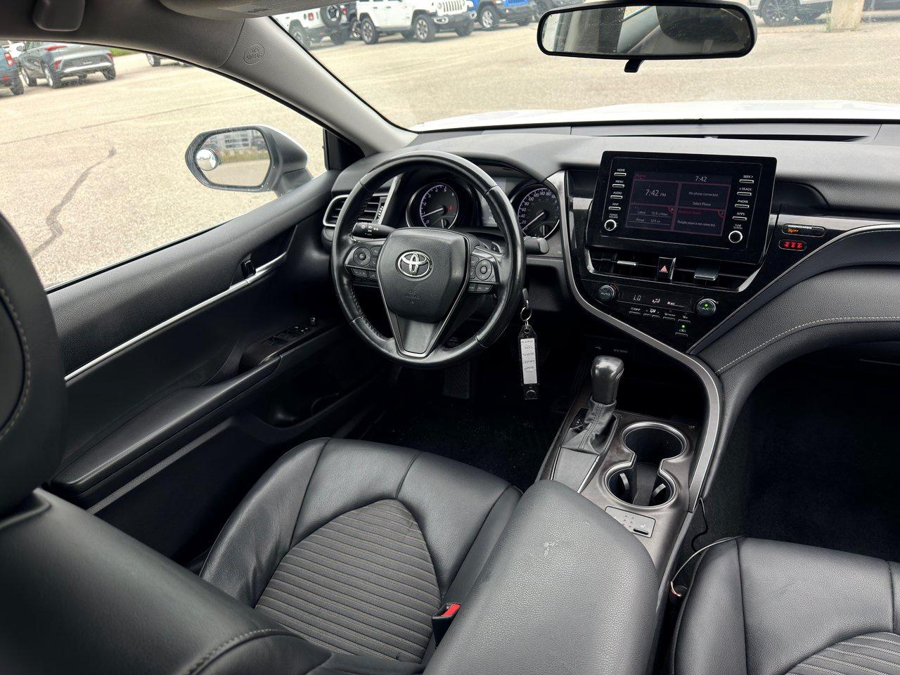 2023 Toyota Camry SE Photo