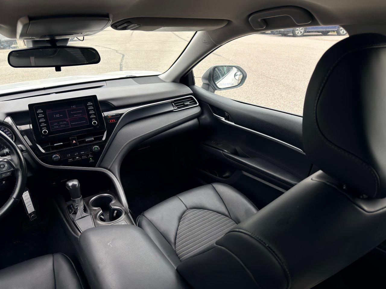 2023 Toyota Camry SE Photo