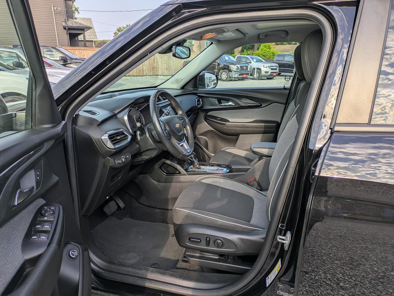 2021 Chevrolet TrailBlazer AWD 4dr LT Photo