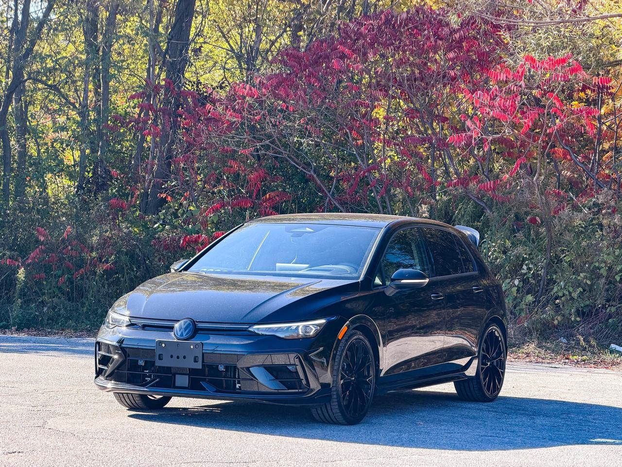 2026 Volkswagen Golf R BLACK EDITION Photo