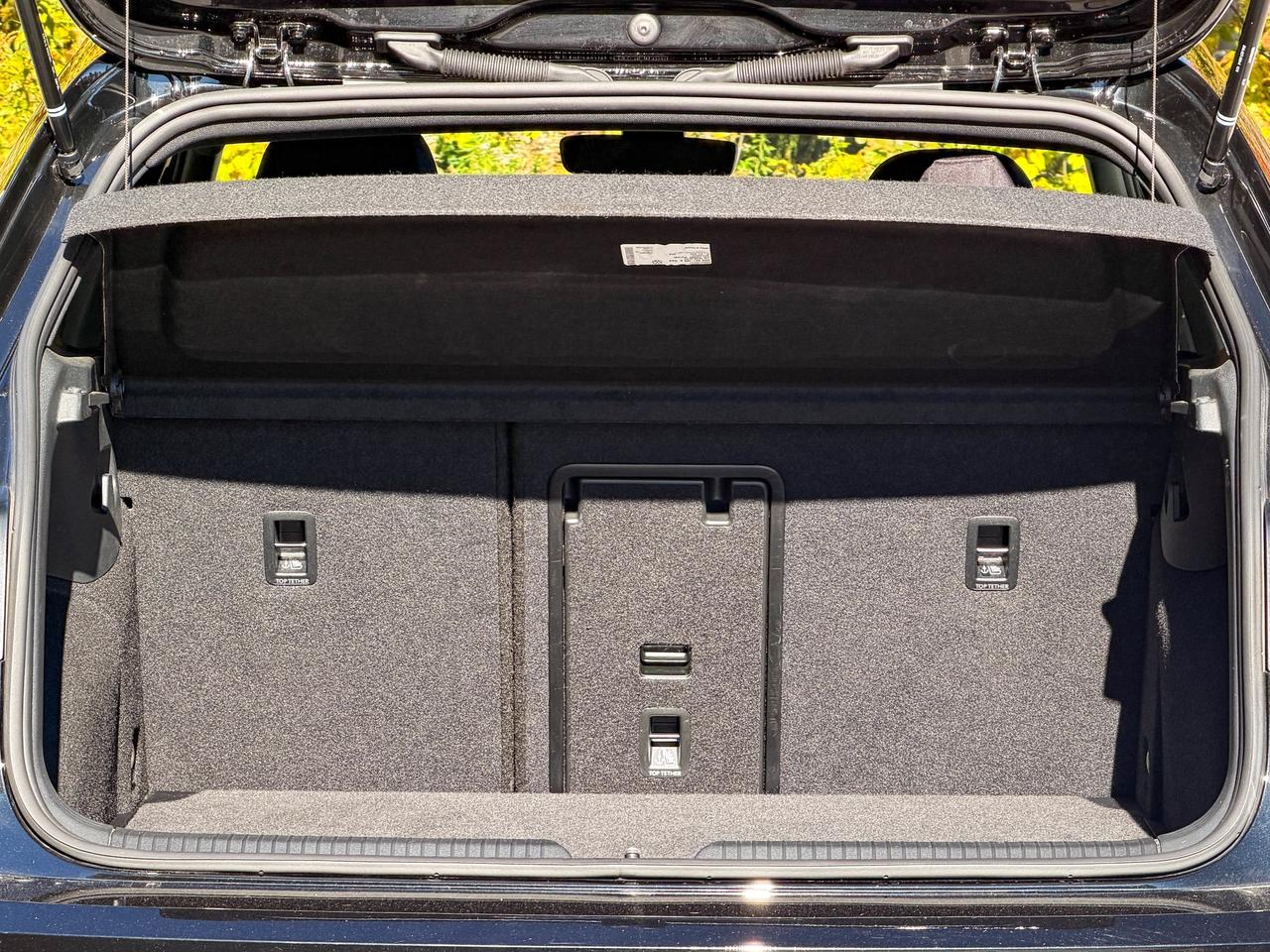 2026 Volkswagen Golf R BLACK EDITION Photo