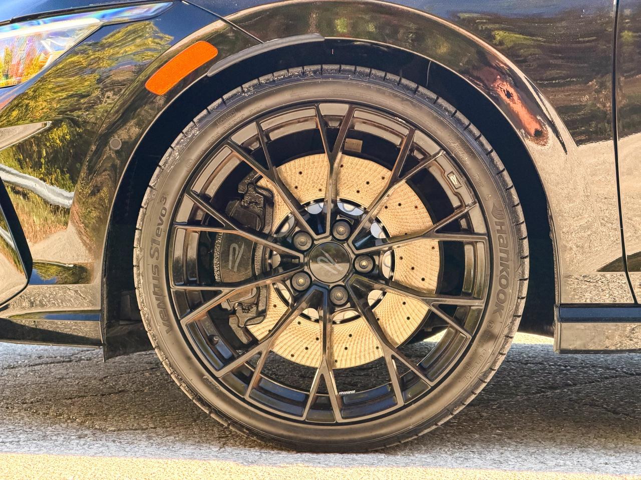 2026 Volkswagen Golf R BLACK EDITION Photo