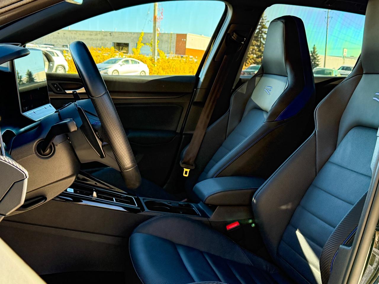 2026 Volkswagen Golf R BLACK EDITION Photo