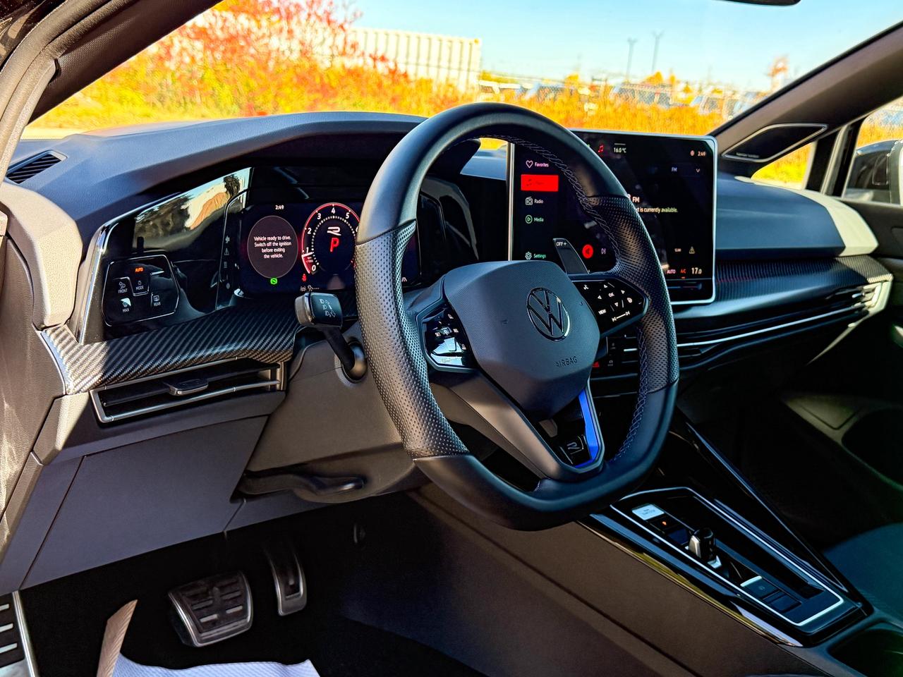 2026 Volkswagen Golf R BLACK EDITION Photo