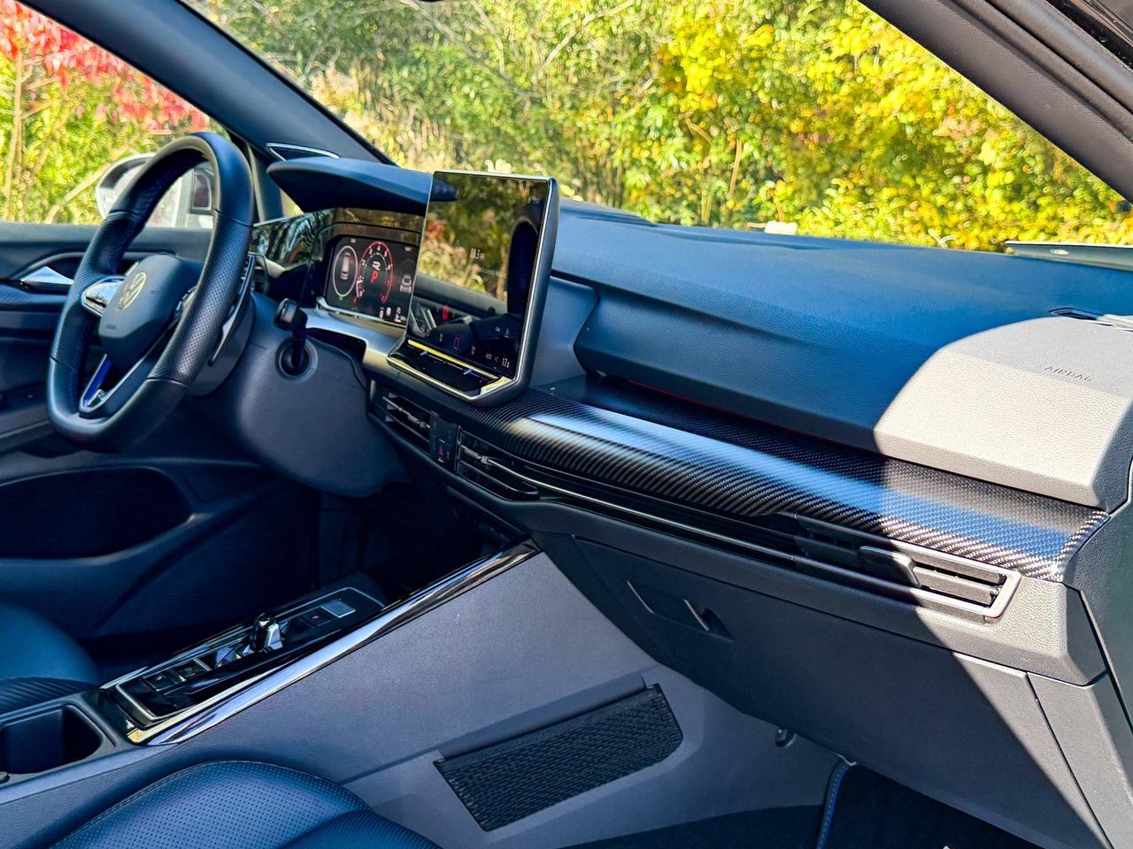 2026 Volkswagen Golf R BLACK EDITION Photo