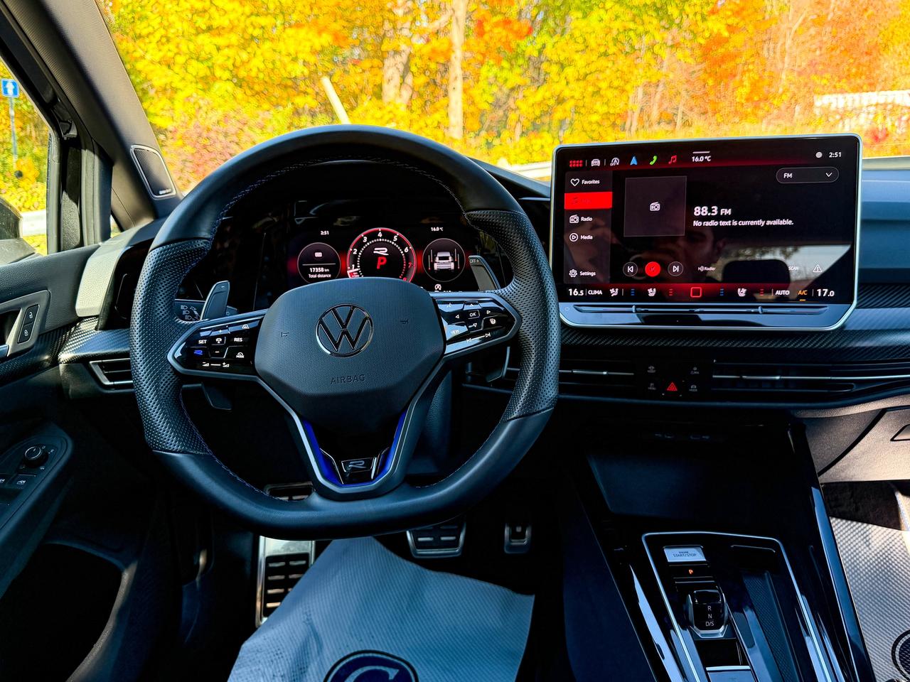 2026 Volkswagen Golf R BLACK EDITION Photo