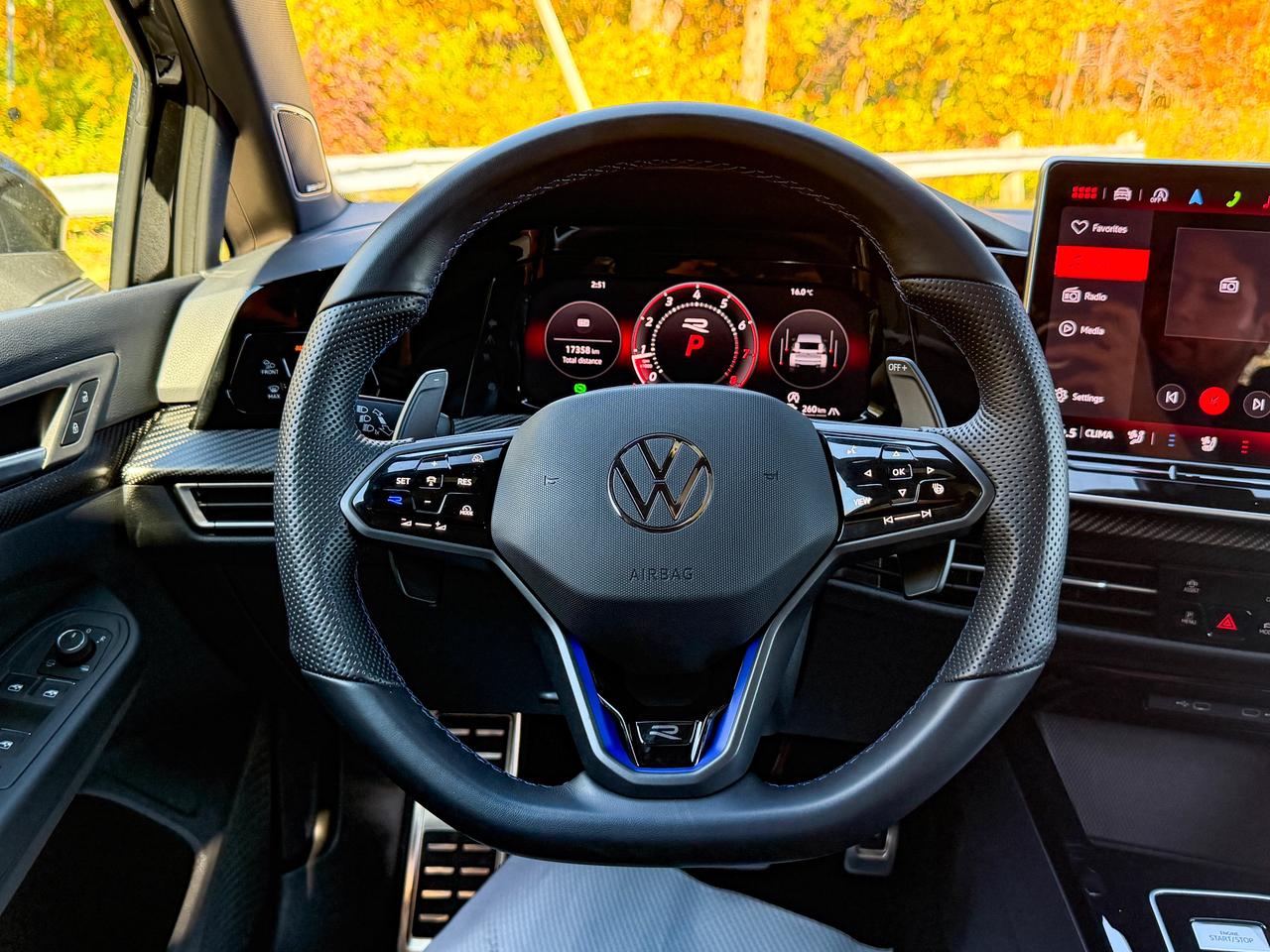 2026 Volkswagen Golf R BLACK EDITION Photo