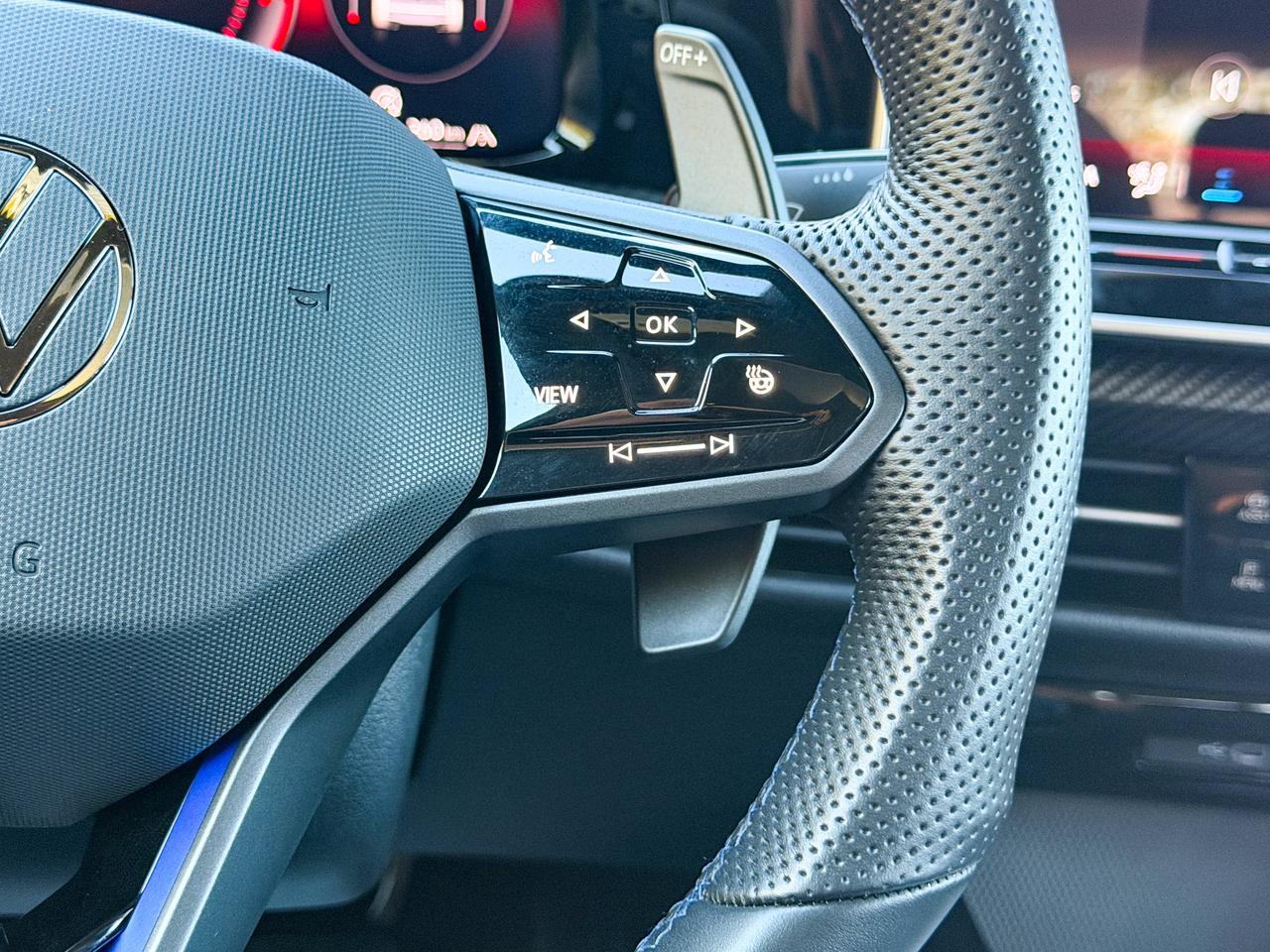 2026 Volkswagen Golf R BLACK EDITION Photo