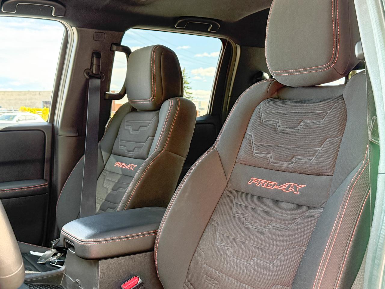 2025 Nissan Frontier Pro-4X Photo