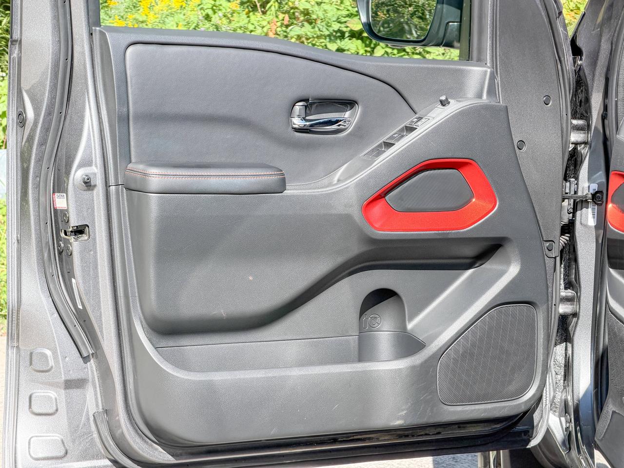 2025 Nissan Frontier Pro-4X Photo