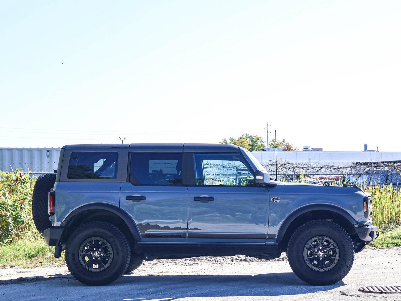 2024 Ford Bronco WildTrak Photo2